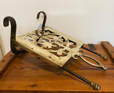 ANTIQUE GEORGIAN BRASS CAST IRON FOOTMAN FIREPLACE HOOK SLIDING ROASTING PLATE