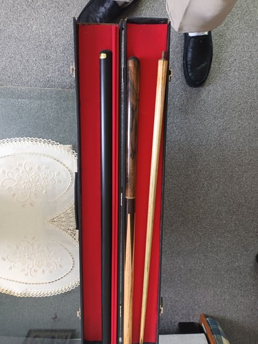 Snooker cue and case - , just