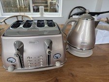 De'Longhi Kettle and Toaster