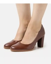 Clarks Tan Leather Court
