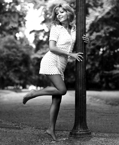 Ingrid pitt 5 inch - 11", x