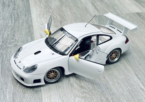 Autoart scale model - 1/18,