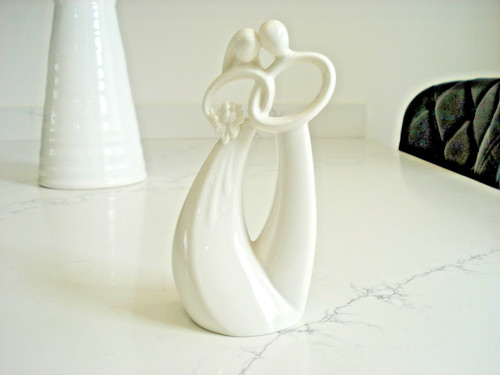Circle love white figurine - love,