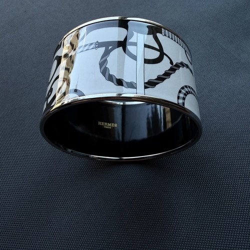Authentic hermes bangle - hermes, black
