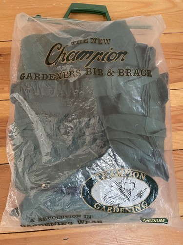 Champion gardeners bib and