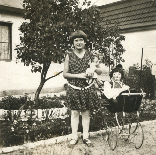 Vintage photo young girl - photo,