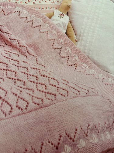Gorgeous baby shawl 125x125cm - gorgeous,