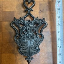 Vintage Trivet Cast Iron Starburst Footed Spoon Rest Hearts Farmhouse Primitive