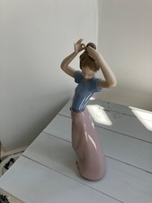 Nao By Lladro "Getting Ready"