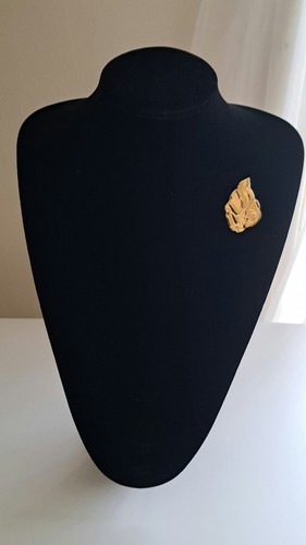 Yves saint laurent - saint, ysl