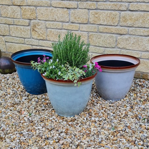 Ceramic effect plant pot - effect, pot–