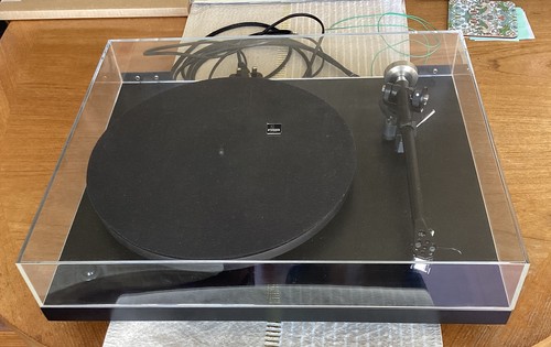 Rega planar turntable - planar,