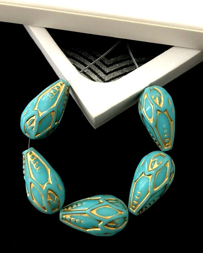 Large blue teardrop - blue,