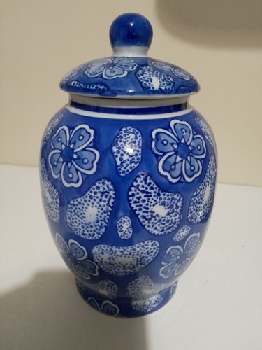 Blue white medium - &, size
