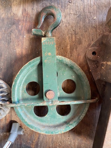 Large hoist pulley