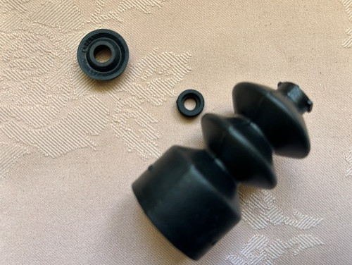 Girling type master cylinder - master,