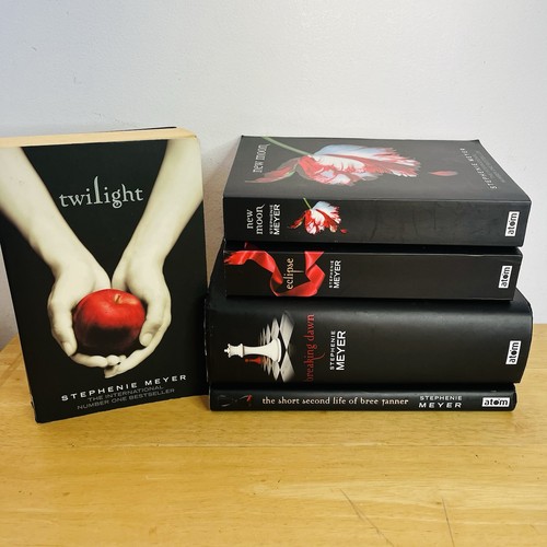 Twilight saga book set - saga,