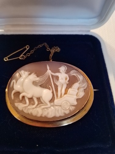 Victorian gold cameo - gold,