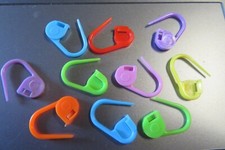Knitting / Crochet Stitch Markers - plastic coloured markers FREE UK POSTAGE