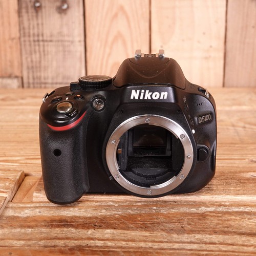 Faulty nikon d5100 camera body - faulty,