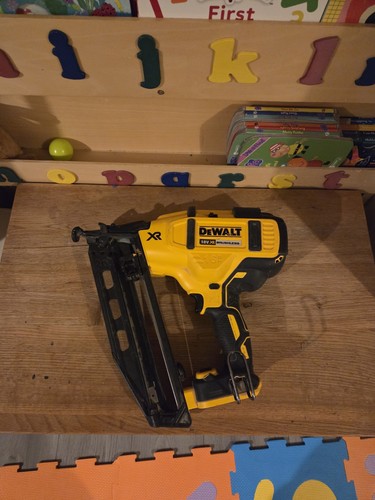 Dewalt dcn660 type - 18v, xr
