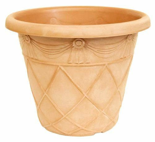 Large plastic plant pot - large,
