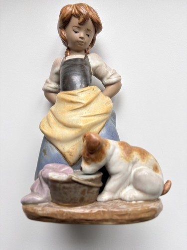 Lladro gres piece - piece, nosy