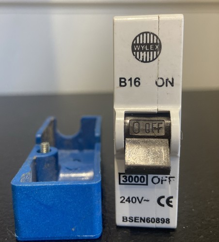 Wylex amp push plug - 16, /