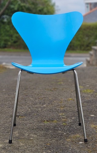Arne jacobsen blue chairs - arne,