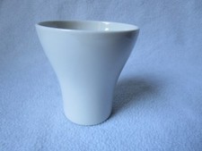  KPM Berlin Beautiful Small Porcelain Vase Porcelain Cup Vase White Design 8cm H.
