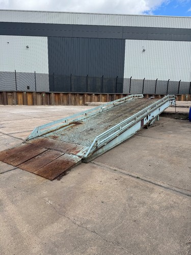 Container/lorry/trailer