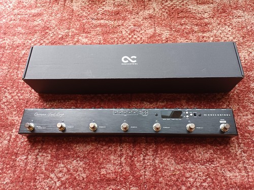 One control caiman - control, tail