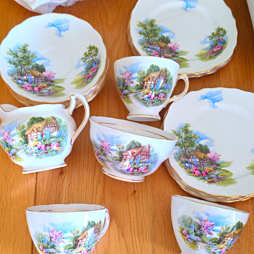 Royal vale bone china - vale, cottage