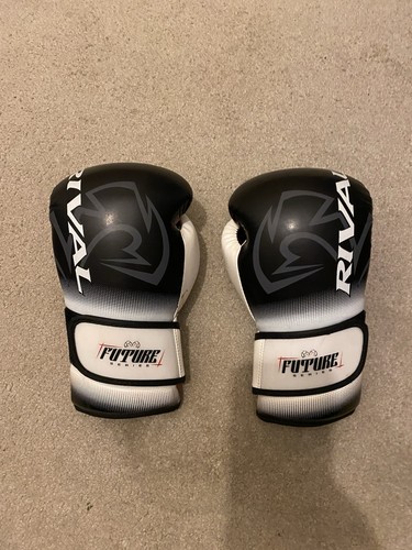 Rival sparring gloves - 8, oz
