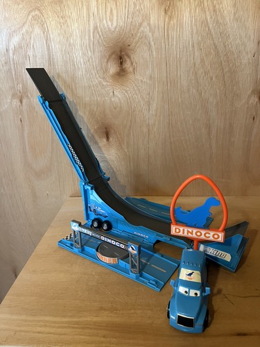 Disney pixar cars - cars, dinoco