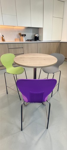 Frovi branded kitchen - branded, bar