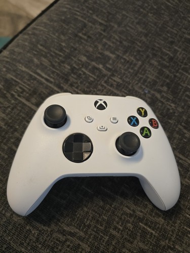 White xbox series - series, wireless
