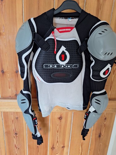 Sixsixone pressure suit - suit, body