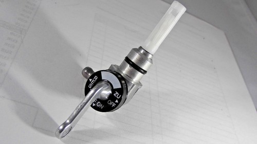 Petrol tap blasi - blasi, plastic