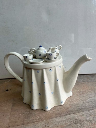 Teatable teapot made 1988 - made, in