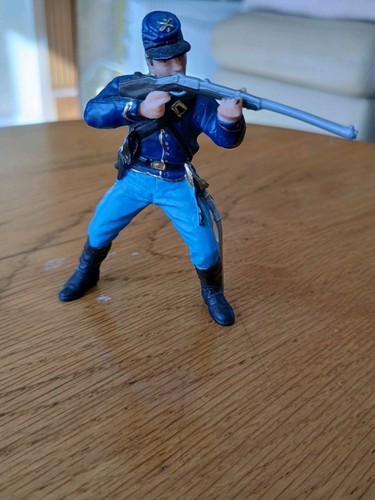 Papo toy rifle - rifle, standing