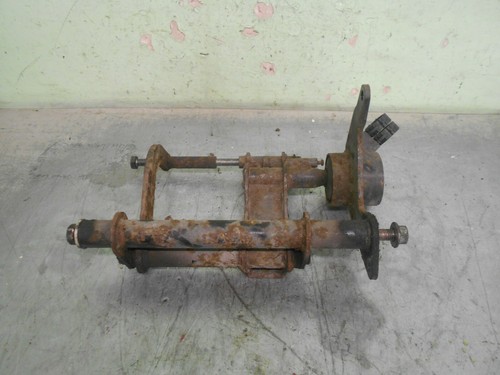 Vespa 200 engine mount - ,