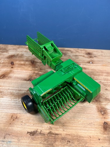 Ertl john deere 348 - john,