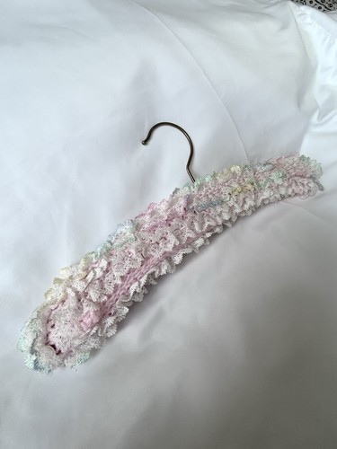 Vintage frilly crochet - vintage, padded
