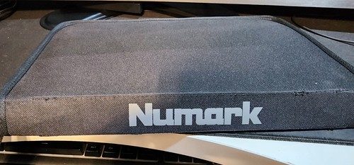 Lightweight numark case with - lightweight,