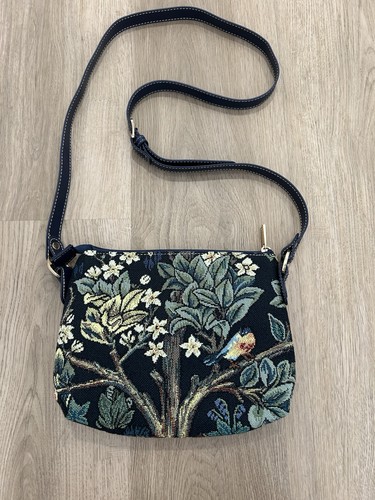 William morris tapestry - &co,
