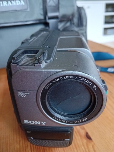 Sony handycam video8xr - ,