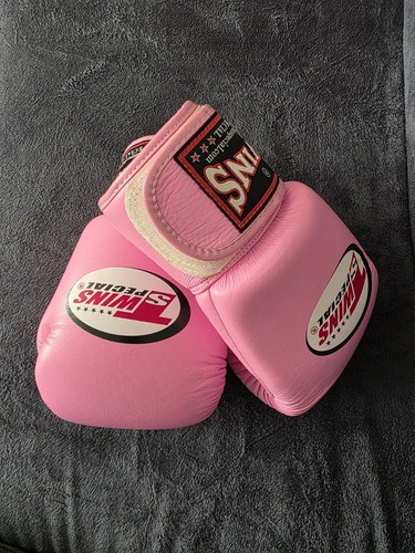 Twins 10oz boxing gloves - twins,