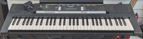 Yamaha psr e243 beginners - yamaha,