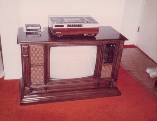 Console with sony - tv, betamax